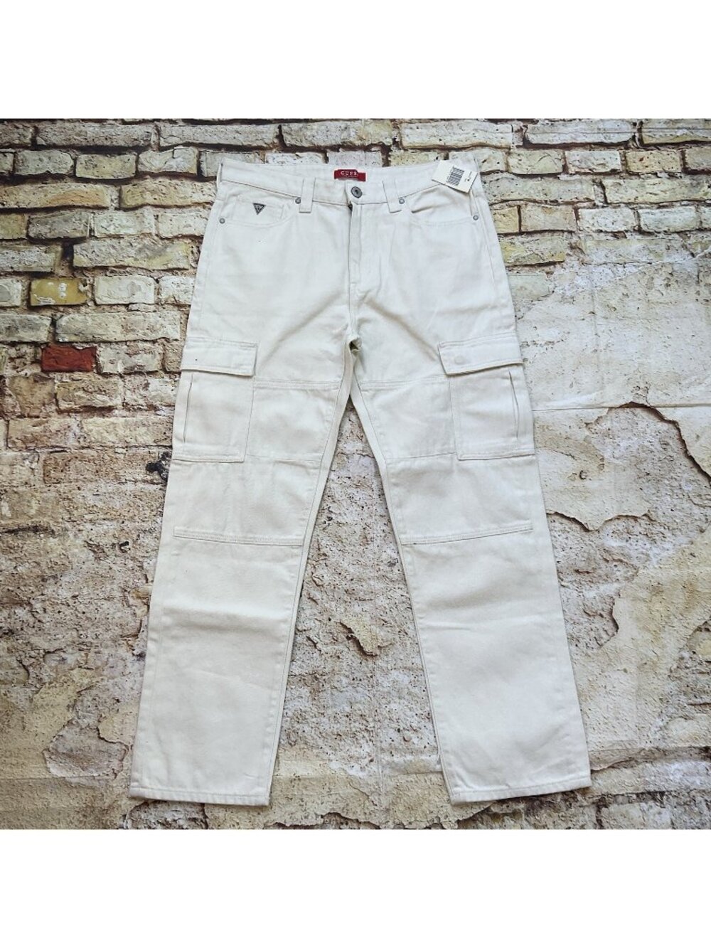 Guess Men’s Straight Fit Cargo Jeans In Natural Ivory Size 38X30